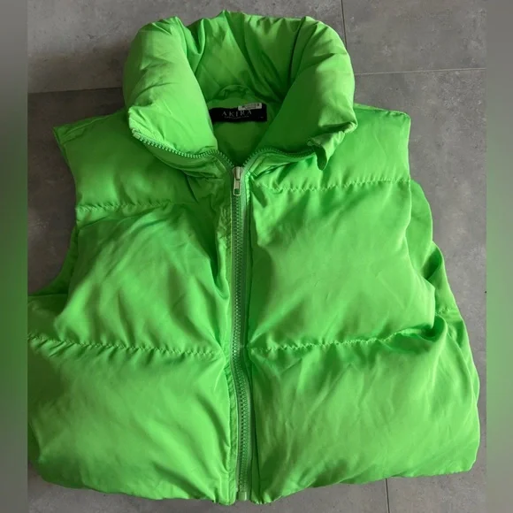 Akira Crop Puffer Vest | M - Picture 5 of 6